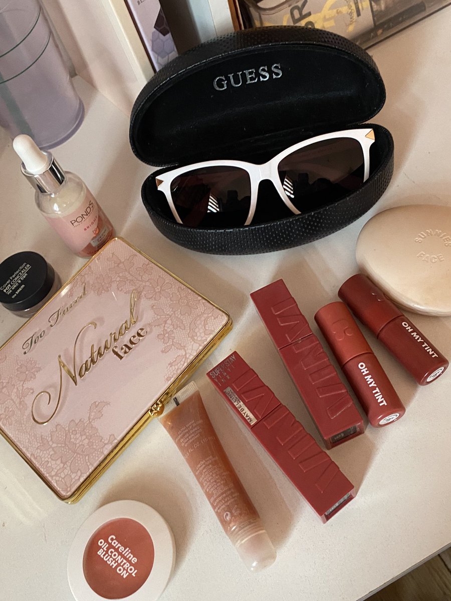 8700cart's tweet photo. hellow buhay pa ba ang bnstwt kasi mag QS ako sa ganda gandahan ko 🌸 

A THREAD: 🧵 

- mop: gcash (pref payo)
- mod: jnt or lbs

tags: wts lfb ph make up makeup make-up sunnies too faced ponds skincare coquette maybelline careline guess sunglasses https://t.co/fjH70PZGet