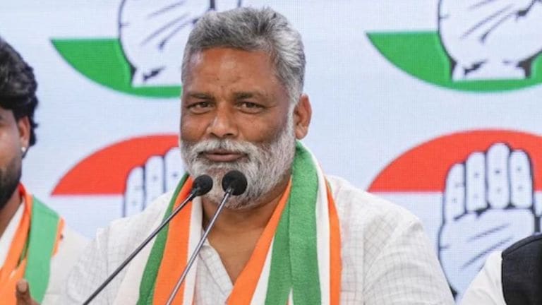NewsAlgebraIND's tweet photo. 🚨 SENIOR JOURNALIST PRADEEP BHANDARI : "Who was Mukhtar Ansari? You called him Mukhtar Ji"
PAPPU YADAV : "His grandfather was freedom fighter. Who are Raja Bhaiya, Brijbhushan Singh?"
PRADEEP BHANDARI 🔥🔥 : "Mukhtar was a convicted criminal. You are today not able to call him gangster. Are Raja Bhaiya & Brijbhushan Singh convicted criminals?? You are not able to stand with family of Krishnanad Rai, who was kiIIed by Mukhtar Ansari"