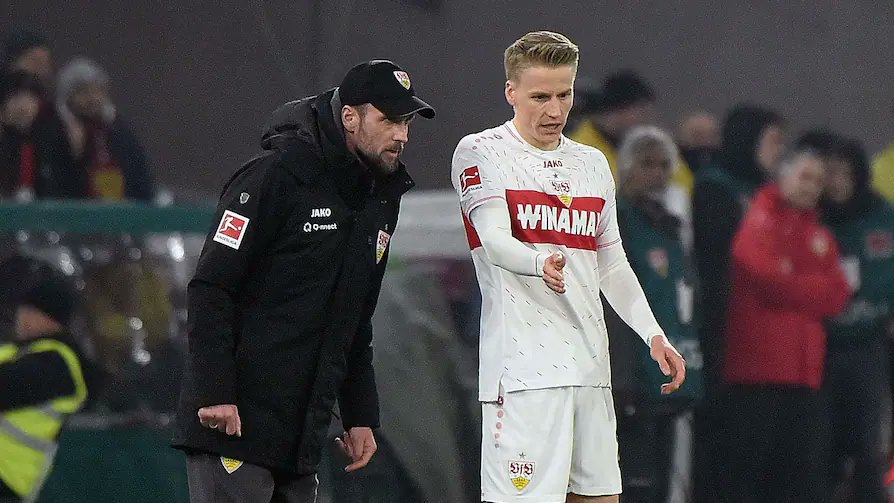 Ruxiiii4's tweet photo. El Stuttgart es tercero en Bundesliga. 

Después de unos años de inestabilidad, con descenso de categoría incluido, el club vuelve a estar entre los grandes de Alemania y practicando un fútbol muy interesante. 

Conociendo al Stuttgart de Sebastian Hoeneß.

10 CONCEPTOS 🧵📝