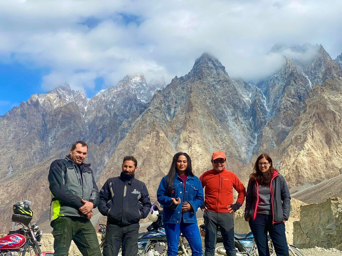 Our team, which includes bikers from the Czech Republic and Taiwan encountered Veena Malik in the mountains. She is there to promote the region as a tourist destination. @iVeenaKhan @saiyahtravels