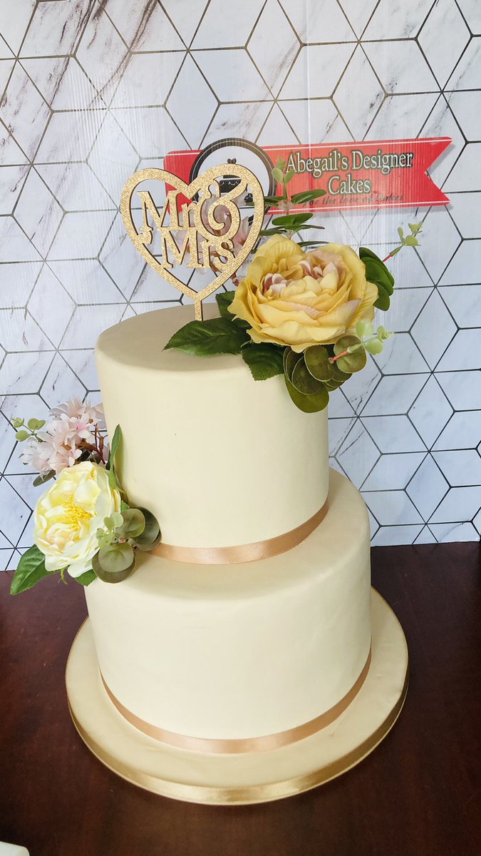 abegailscakes1's tweet photo. Elegant Wedding.
#wedding #weddingcake #elegantwedding https://t.co/KpgU8rzw4b
