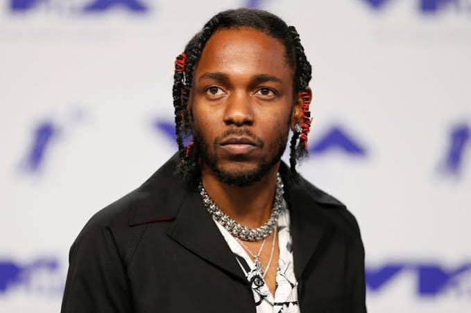 RapMais's tweet photo. 🚨 Drake manda recado para Kendrick, Future e Metro Boomin em nova legenda no Instagram e indica que deve lançar diss 

“Nunca poderia trai-lós para vender meu trabalho mais recente . Nunca te prejudicaria do nada, mas estou disposto a te fazer passar pelo pior” https://t.co/OBM7094kJh