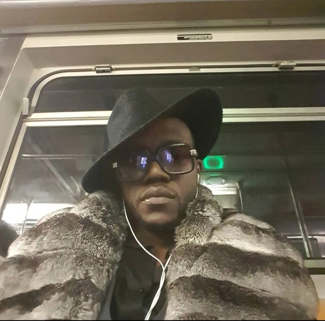 <a href="/zoomafrika1/">Zoom Afrika</a> WERD. I'd ride the train home with her everyday.