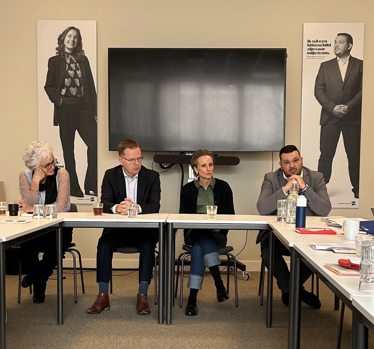 Échanges avec les inspecteurs néerlandais sur l’organisation de leurs missions et la mise en œuvre d’EMILE dans les écoles @FabienSerret <a href="/champroux10/">Béatrice Champroux</a> <a href="/AudrenMary/">AUDREN Mary</a> <a href="/DareicV/">DareicVersailles</a> <a href="/EmmanuelNeil/">Neil Emmanuel</a>