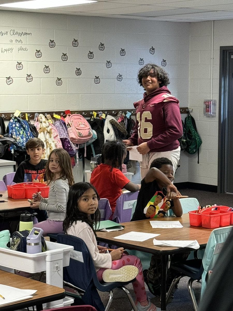 Thank you, Brookwood Elementary, for the opportunity for our players to come hang with your kids and be a positive influence in our community! There is no place better than Brookwood! 🪵 @bronco_ftball @Bwoodsports @BusterConnects @bronco_recruits @ColtConnections