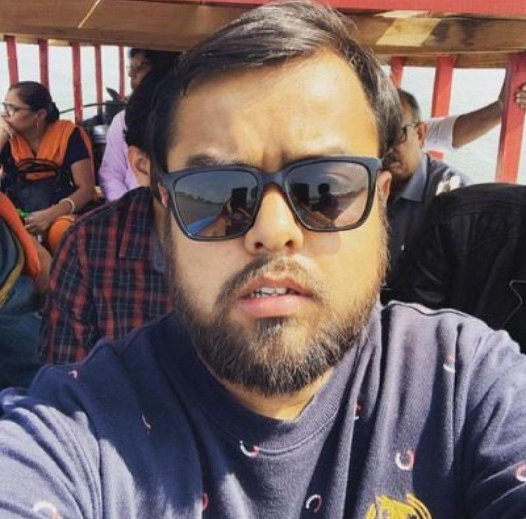 VoxShadabKhan's tweet image. ये भी सड़े हुए समाज का सड़ा हुआ व्यक्ति था, मुसलमानों की मौतों पर जश्न मनाता था, फिर एक दिन खुद लाश बन गया। 
#MukhtarAnsariDeath