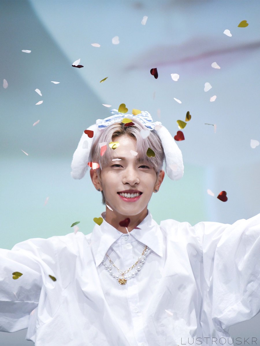 ⭐️HAPPY BIRTHDAY SUIL ⭐️

It’s your fourth birthday with Lumini!
We love your cheerful self that always makes us laugh ✨
You spread joy just by existing!
Happiest birthday 🎂
#HAPPY_SUIL_DAY
#루미너스 #LUMINOUS #LMN
#수일 #SUIL