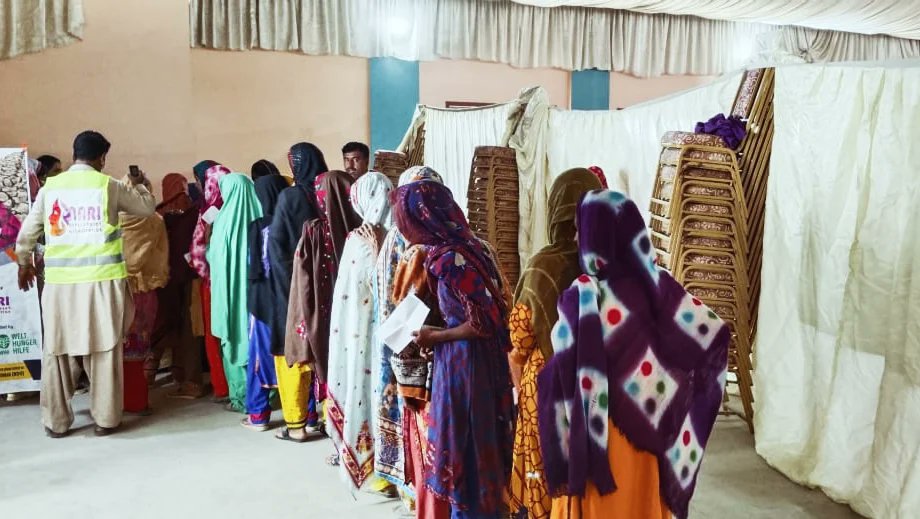 Janodhano's tweet photo. CDF and Local artner Nari Development Organisation NDO Distributed food packs within 200 Families of drought affected areas of district Dadu Sindh, under drought Anticipatory Actions project with partnership of @Welthungerhilfe and support of @AA_stabilisiert . 
@StartNetwork https://t.co/99c8Fj4nTv