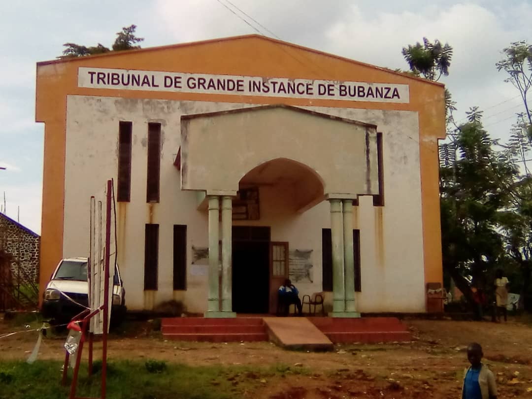 ABPInfos's tweet photo. #Burundi Le Tribunal de Grande Instance de @BubanzaProvince a condamné ce vendredi à 10 ans de servitude pénale principale et au paiement des dommages et intérêts de 2 millions de Fbu, pour un garçon accusé d'avoir violé une fillette âgée de 12 ans le 27 mars à #Rugunga. https://t.co/msuj4Bugg3