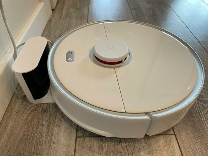 Revain_org's tweet image. Tired of cleaning the house on your own? The #RoborockS5MAX will help you!✨

Equipped with a generous water tank and advanced features, this #vacuumcleaner takes cleaning to the next level-4.8⭐️⭐️⭐️⭐️⭐️

👉🏻Learn more about it&apos;s #cleaning features: revain.org/reviews/robot-…