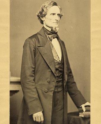 #OTD in 1865, Jefferson Davis writes 'The issue is one which is very painful for me to meet. On one hand is the long night of oppression which will follow our return to the 'Union' on the other the carnage among the few brave patriots who would still oppose the invader' #CivilWar