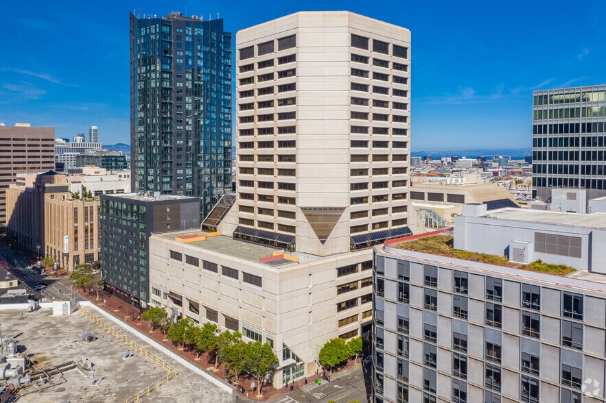 🚨Breaking: The City of San Francisco to Lease 157,000 SqFt at previous Uber HQ at 1455 Market. The lease is 21 years, starting at $41/Ft/Yr and a $100/Ft TI allowance. The city also has extension options. The City of San Francisco also has the right to buy the property by 2027