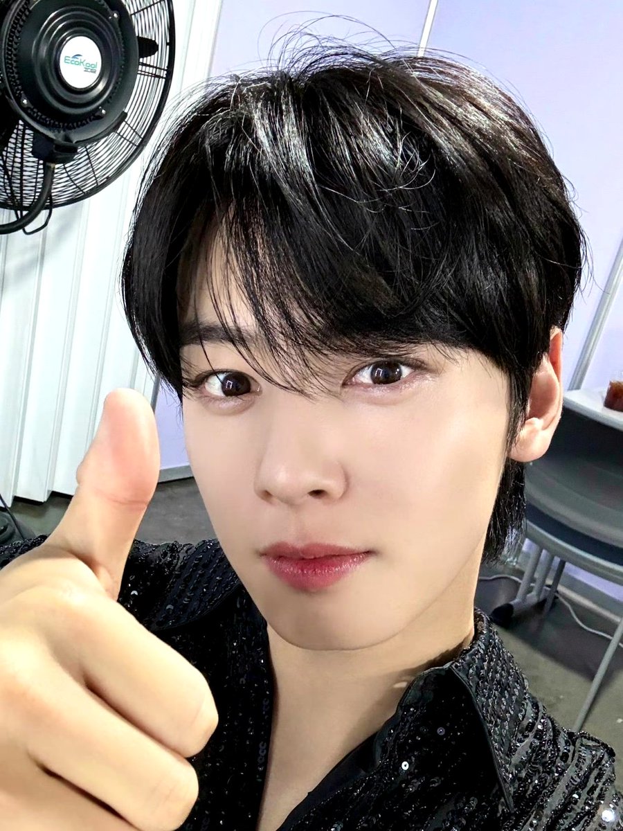 chacha_0330_'s tweet photo. you're the best
#HAPPYEUNWOODAY https://t.co/0SslDa3Xr9
