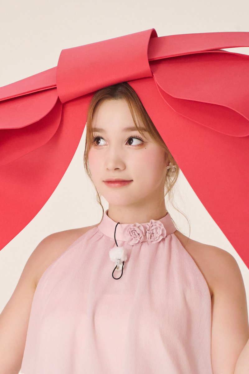 youre so gorgeous hiyyih, its giving lovestruck concept photos too 💘💘💘

#huening_bahiyyih  #휴닝바히에 #Kep1er #케플러