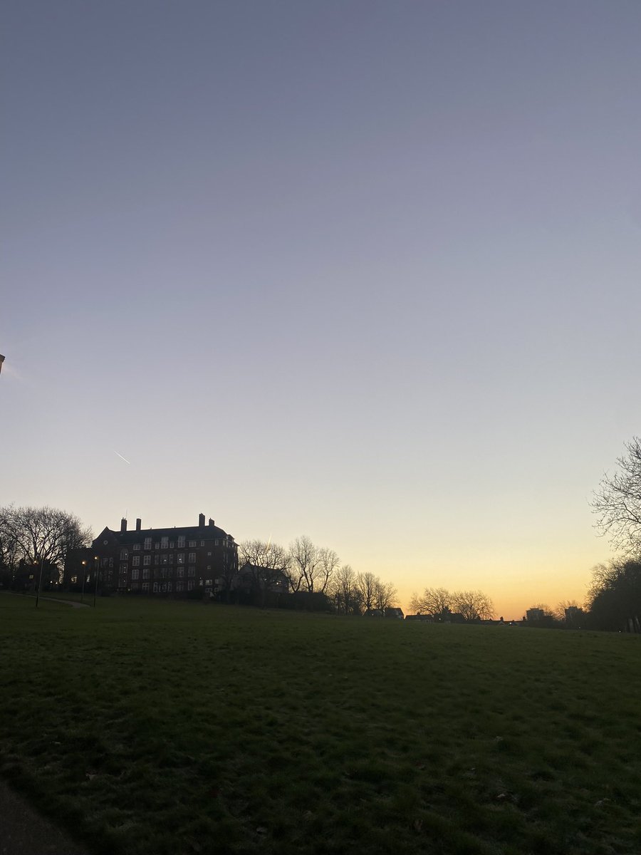 ✨MATHS TEACHER VACANCY✨ come and join our wonderful maths department! The best bunch of people you could work with, at the most beautiful school! 🧮⭐️ leathersellers-careers.co.uk/details.html?v…