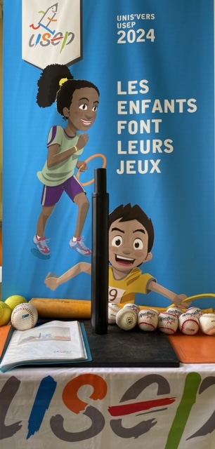 USEP59's tweet photo. Bonjour à tous !  Pour continuer notre présentation des kits de matériel, on parle du baseball, sport collectif se jouant avec une balle⚾️. Voici un kit complet pour découvrir cette activité. Si vous êtes intéressés, merci de nous 📱Bonne soirée ! @Agence_du_Sport @departement59 https://t.co/VqyNkpgoS6