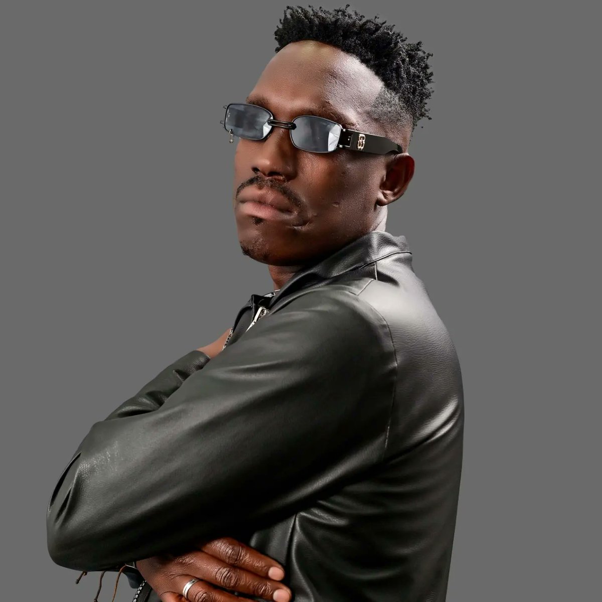Siar_Maspila's tweet photo. Catch my live Interview tonight on @EnergyfmSA at 20:00 CAT. Speaking all things career highlights, new music and more live on air. 📻
#GodsChosenOne #Nguye #Samakala #EasterWeekend #Easter2024 https://t.co/3cIoSYybyk
