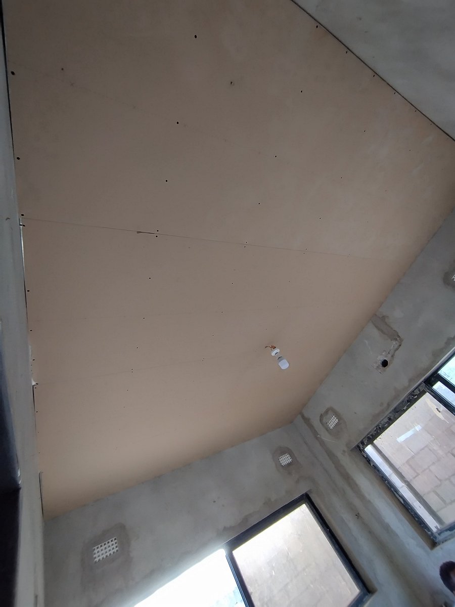 Clayton__Knight's tweet image. We have found Judas Iscariot ku Waterfalls area and we have closed him inside the Rhino board ceiling. Next week we will be plastering after Yeshua rises from the dead.
#Zed_Interior_Designer
#RhinoboardCeiling #CeilingDesign