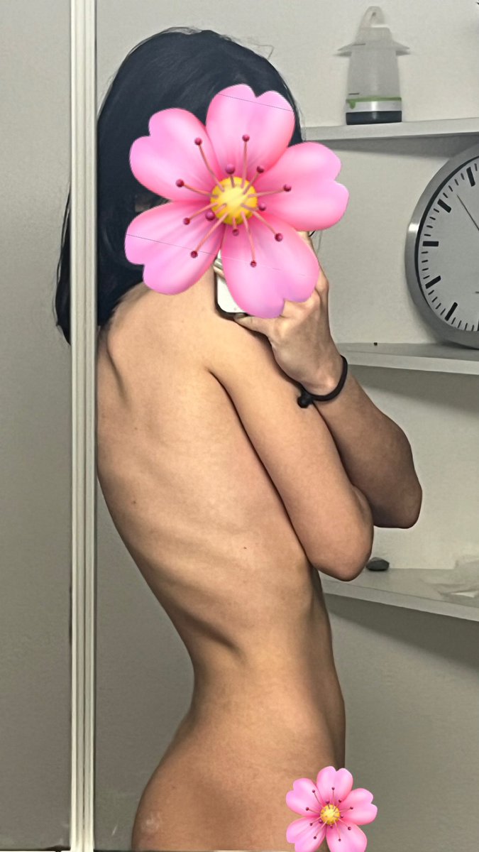 edtwt_cals's tweet photo. Bc from this morning what bmi do i look like? https://t.co/y9RIRpqCap