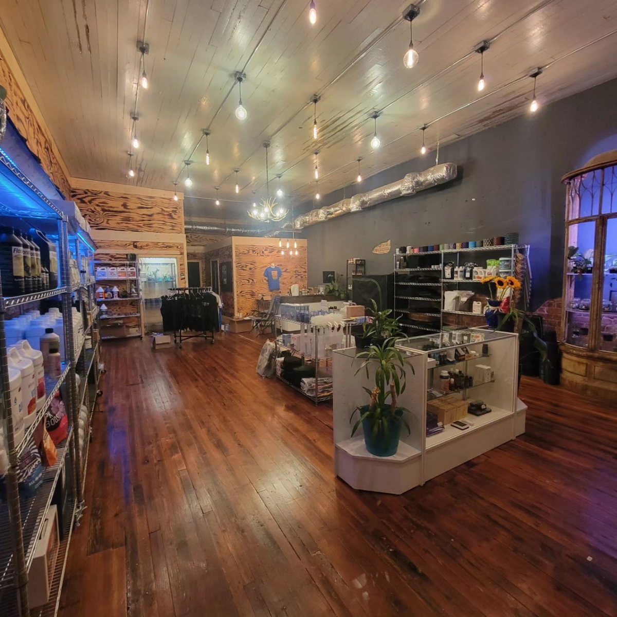 TaprootHydro's tweet photo. We are OPEN for business and have a lot planned for our community!

Plant Sale &amp; Market on April 7 with food and live music ✔️ 

Community Garden in the works ✔️ 

Building partnerships with local schools ✔️ 

Beautiful new store front ✔️ https://t.co/WuarhFP1FN