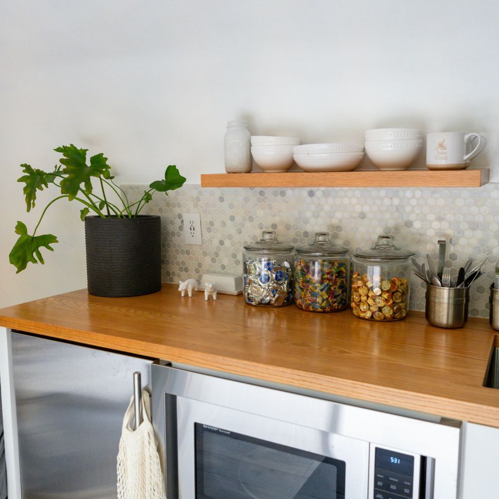 homearttile's tweet image. Sometimes just a penny tile will do enough to make your kitchen perfect. 💫 
Ask our kitchen designers how to implement it in your kitchen: 718-433-0060 

#kitchenbacksplash #pennytile #pennytilebacksplash #backsplash #backsplashtile #backsplashideas #backsplashdesign