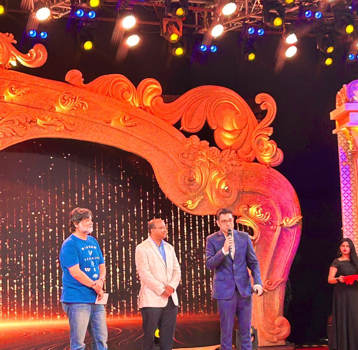 SVFsocial's tweet photo. যেই music album কেড়েছে সকলের মন, @aroyfloyd wins the Best Music Album award for #DawshomAwbotaar at #JoyFilmfareAwardsBangla2024.

@srijitspeaketh @prosenjitbumba @AnirbanSpeaketh @Jisshusengupta @iamJayaAhsan @iammony @shrikantmohta #JyotiDeshpande @abhishekdagaa @jiostudios @filmfare