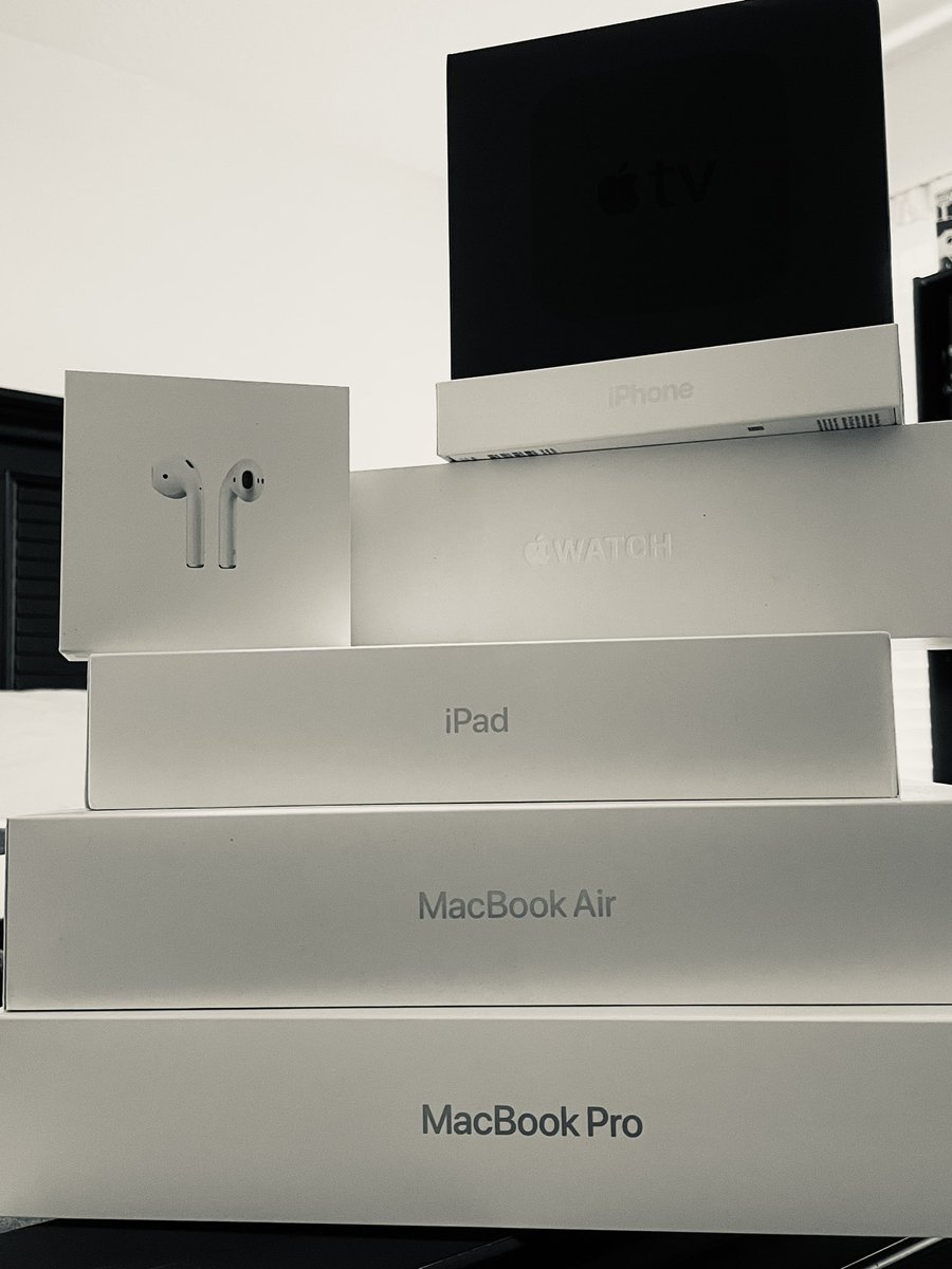 afunmont's tweet photo. I love Apple🤭  @Apple https://t.co/BgBH7YQZBl
