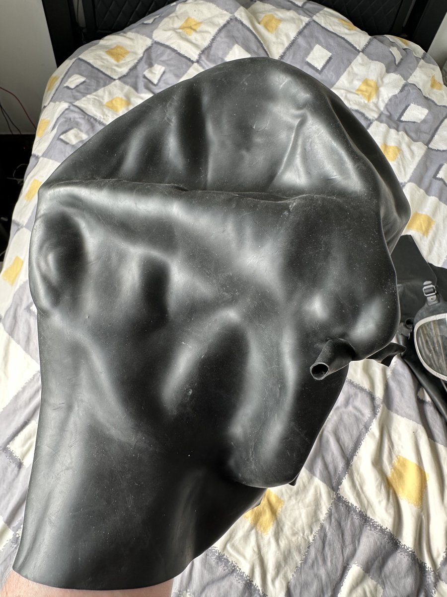 Selling: Rubber hood Blackstyle. Shall nose tubes Large. Back zip. No other openings. Offers over £20 (plus postage to be paid by buyer)