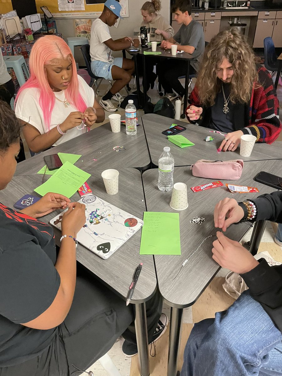 WatsonBwatson's tweet photo. Energize and Engage day at GHS! There were so many exciting hands-on activities, STEM, and engineering activities for students to select! https://t.co/5SgNvmPfmW