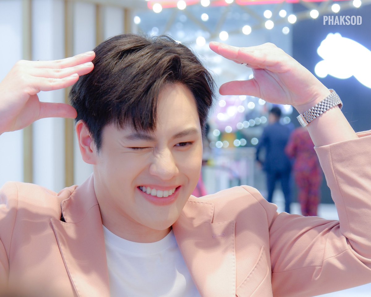PhakSod's tweet photo. น่ารักเกินต้าน🫠
#PluemPurim
#พเนจรของปุริม
#TheMallLifestoreBangkae https://t.co/FEFDzA3pOP