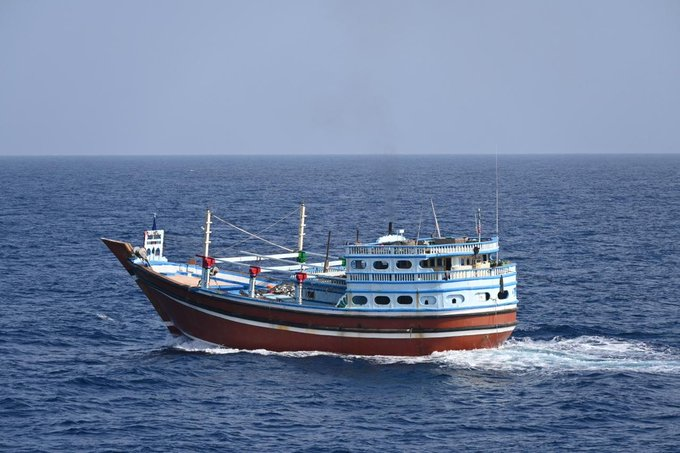 MahalaxmiRaman's tweet photo. #NewsFlash | #IndianNavy Responds to #PiracyAttack in the #ArabianSea 🏴☠️🏴💥
Based on the inputs on a potential piracy incident onboard the Iranian #FishingVessel '#AlKamar786 on 28 March,🚤🛥🛳🛳 https://t.co/ZzbhjbTj79
