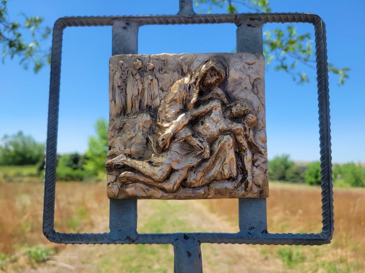 StBenCenter's tweet image. Walking the Stations of the Cross

Station 13: Jesus is Taken Down from the Cross
Jesus: “The one who stands firm to the end will be saved.” -Mt 10:22
Remember
…those who mourn the loss of loved ones
…those longing for consolation

christthekingpriory.com/stations-of-th…