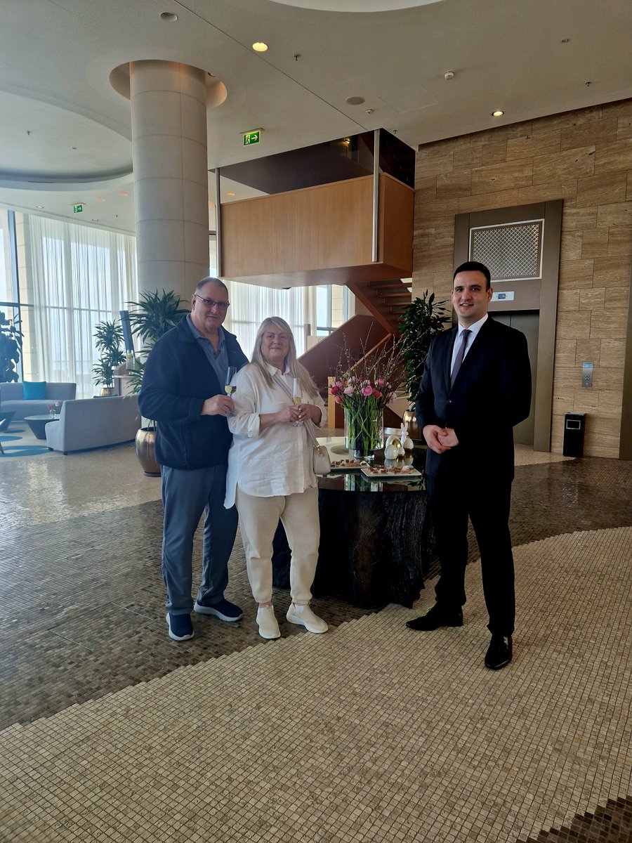 Welcome to a new season of luxury and adventure! Our first guests have arrived, greeted warmly by our resort manager Ivica Bogoje. Let the unforgettable experiences begin at @SunGardensDBK @LeadingHotels #SunGardensDubrovnik #lhwtraveller #Season2024 #luxurytravel