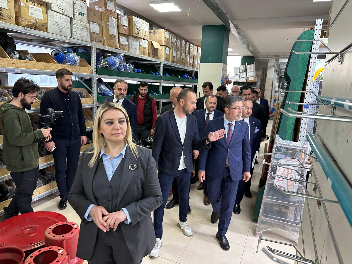 serap_ekmekci's tweet photo. Alanında bölgemizin en kapsamlı ve sürekli büyümesini sürdüren işletmesi Hedef Tarım Market'i ziyaret ettik...
İşlerinde bereket ve başarı diledik.
#TürkiyeYüzyılı https://t.co/e6z6kggmSX