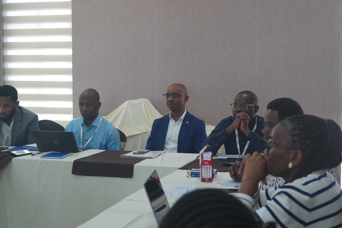 Eastern Congo Initiative (@easterncongo) on Twitter photo Bukavu a reçu la 1er éd. Atelier "Pamoja" par ECI : 10 entrepreneurs et associations, 1 panéliste <a href="/ClaudiaNgowa/">Claudia Ngowa 🇨🇩✊</a> de <a href="/smarthubkivu/">Smart Hub Kivu</a>
Objectif : cartographier l'écosystème entrepreneurial, partager les expériences et formuler des recommandations pour renforcer l'autonomie financière. Bukavu a reçu la 1er éd. Atelier "Pamoja" par ECI : 10 entrepreneurs et associations, 1 panéliste <a href="/ClaudiaNgowa/">Claudia Ngowa 🇨🇩✊</a> de <a href="/smarthubkivu/">Smart Hub Kivu</a>
Objectif : cartographier l'écosystème entrepreneurial, partager les expériences et formuler des recommandations pour renforcer l'autonomie financière.