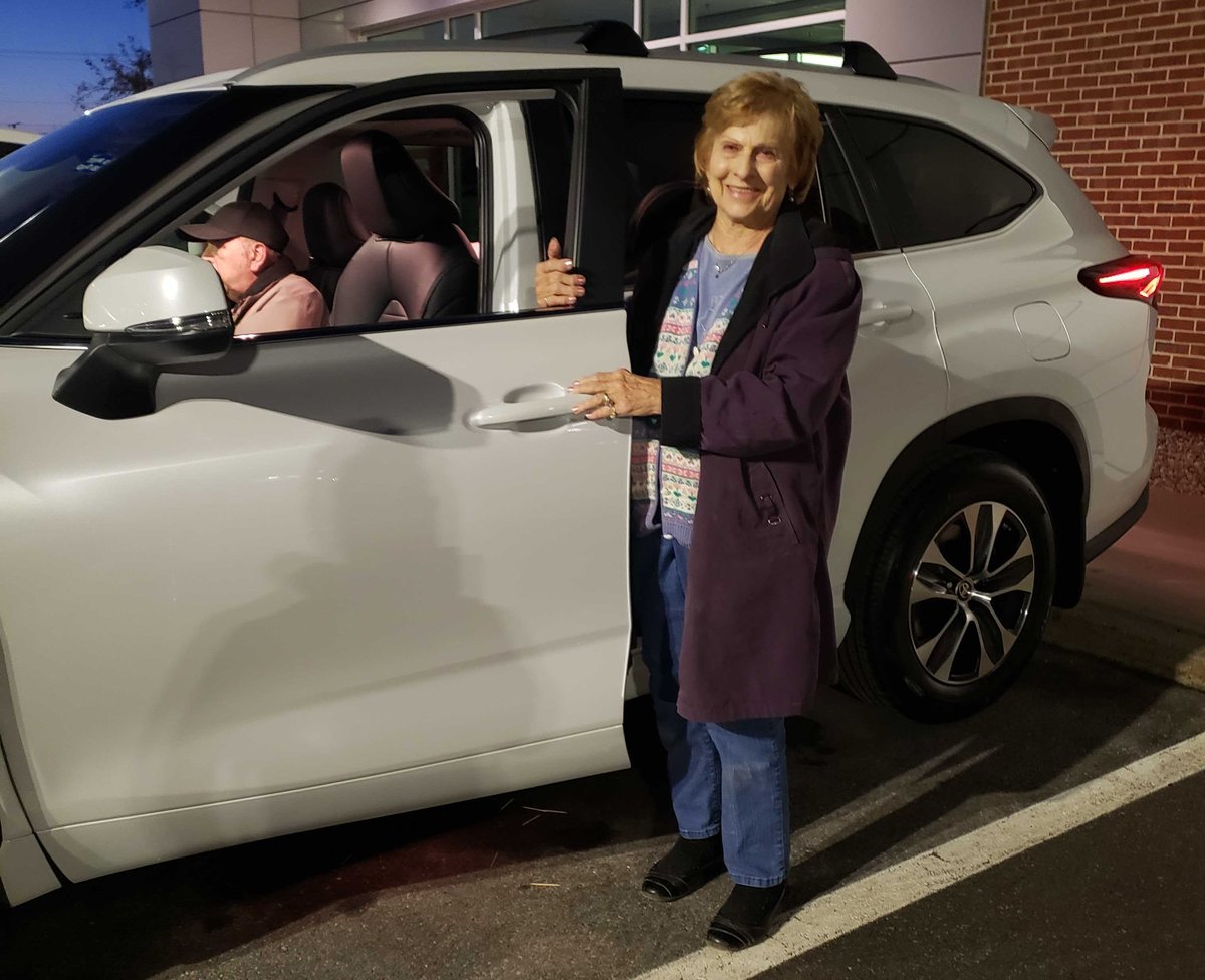 HeritageToyota's tweet photo. Happy #NewCarDay to Janet! She was all smiles as she got ready to take home the @Toyota Highlander she picked out w/Frankie Candido - Congrats!
Learn more about Frankie & check out his reviews on @DealerRater: https://t.co/XBEo8x1XPA
#Toyota #LetsGoPlaces #HTeam https://t.co/jLiSZ4377O