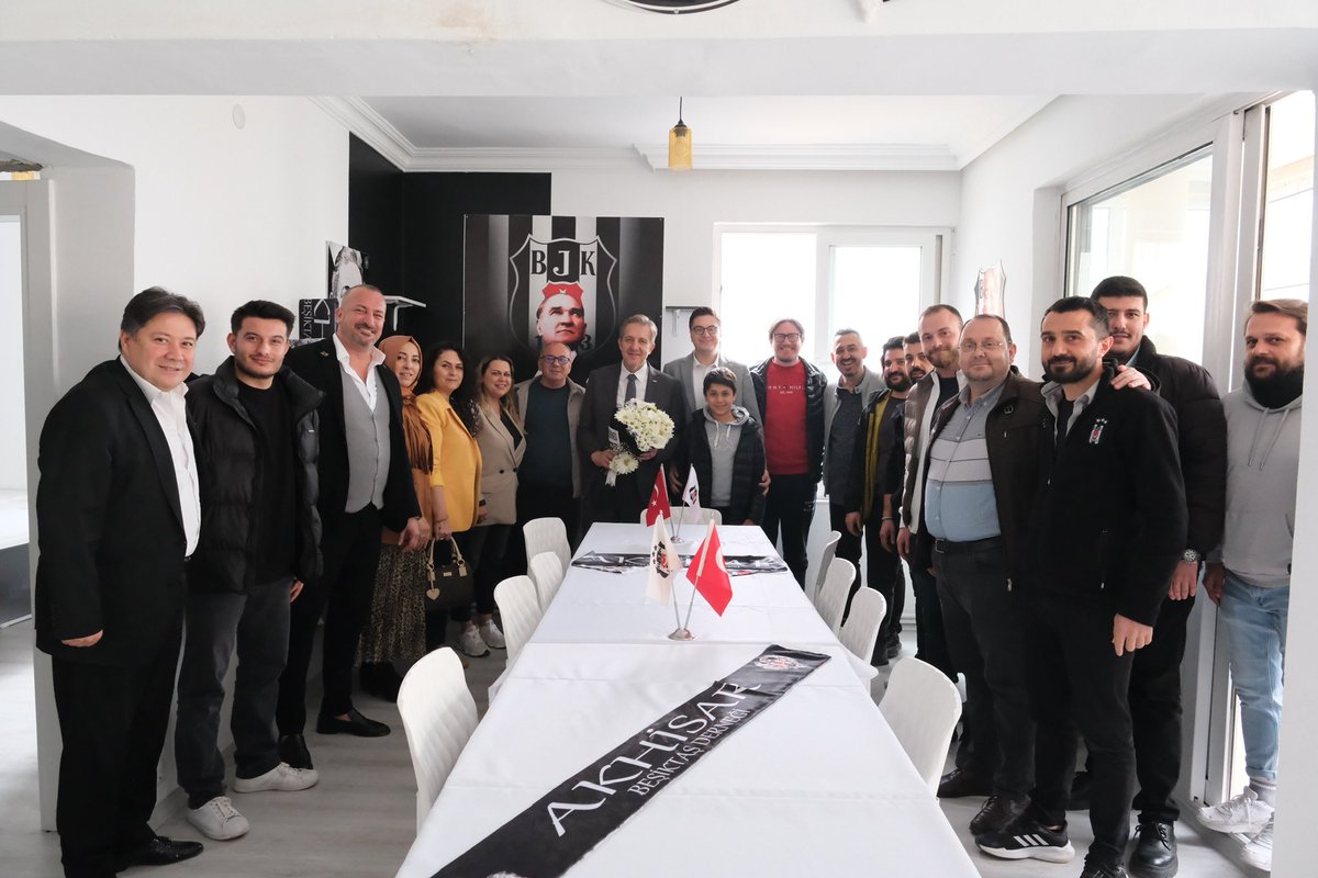 omerisciakhisar's tweet photo. Akhisar Beşiktaş Derneği’nin daveti üzerine yönetim kurulunu ziyaret ettik. Misafirperverlikleri için teşekkür ederiz. 

#akhisar #akparti #hazırızkararlıyız https://t.co/a8euar5N5S