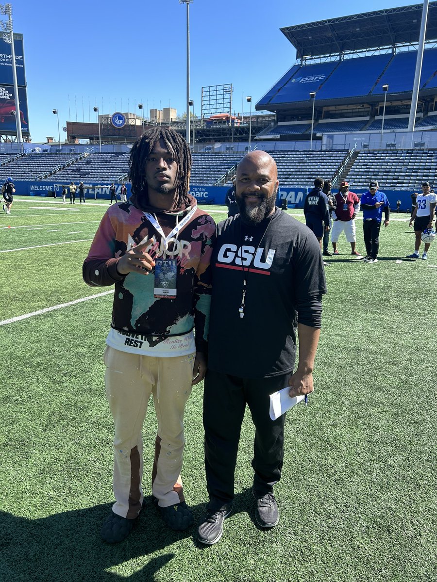 After a great conversation with @DellMcGee Blessed to receive (n) offer from @GeorgiaStateFB @Q_14_D @RecruitGeorgia @WRHitList @RustyMansell_ @RivalsJavi @CoachGatorTKO @the_sportzreel @Wideout_Tech @RivalsFriedman