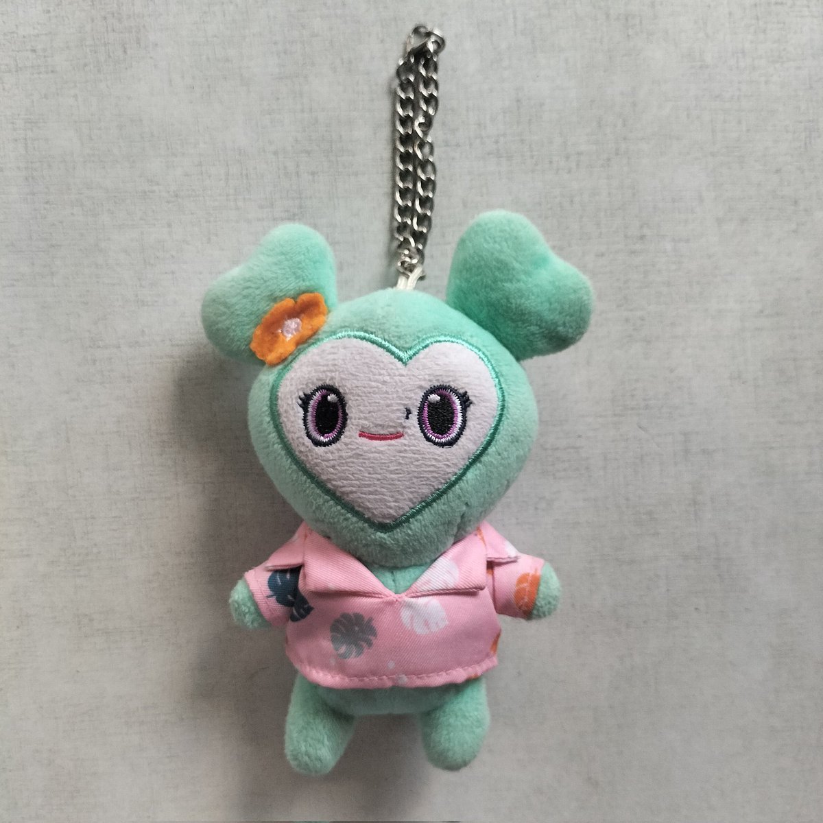 wovesseul's tweet photo. wts lfb 

mina laburi bagcharm
— sfeta 
— assistance from 🇹🇭 
— x sensi

₱875 + isf + sf , payo to secure

# twice lovely ph keychain mively https://t.co/i8QoB1Jimq