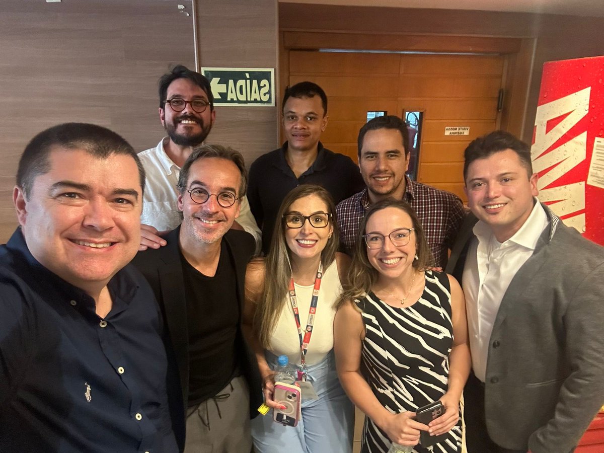 The essence of teamwork in action! @JuanBurnTerm , bringing his expertise from the USA to the Abbott Brazil Mapping team. A true privilege to have Juan sharing his experience with one of Brazil's top EP teams! @AdrianoKochi @AbbottCardio 🌟 #teamwork #abbottproud @letiries
