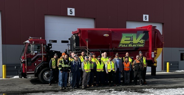 PeterbiltMotors's tweet photo. Peterbilt proudly delivers two zero-emission Model 520EVs to the Municipality of Anchorage Department of Solid Waste Services (SWS) in Alaska.
Read more: https://t.co/BV5NcHqyDq
#Peterbilt #PeterbiltTrucks #PeterbiltEV #Model520EV #ClassPays #Anchorage https://t.co/2NQxwcah9r
