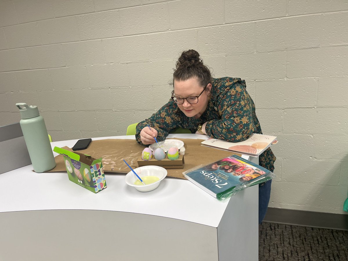 materialsgirlh's tweet photo. Everyone needs a brain break! @FeleciaInHR does a great job at ensuring the team take mental breaks for the sake of reaching our full capacity of service. @APSInductsYou @Hunter_Mentors @Ross_Mentors @hr_nicoleL #HappyFriday #BreakSpring #Eggtoss #teambuilders https://t.co/3w3LnXYCqV