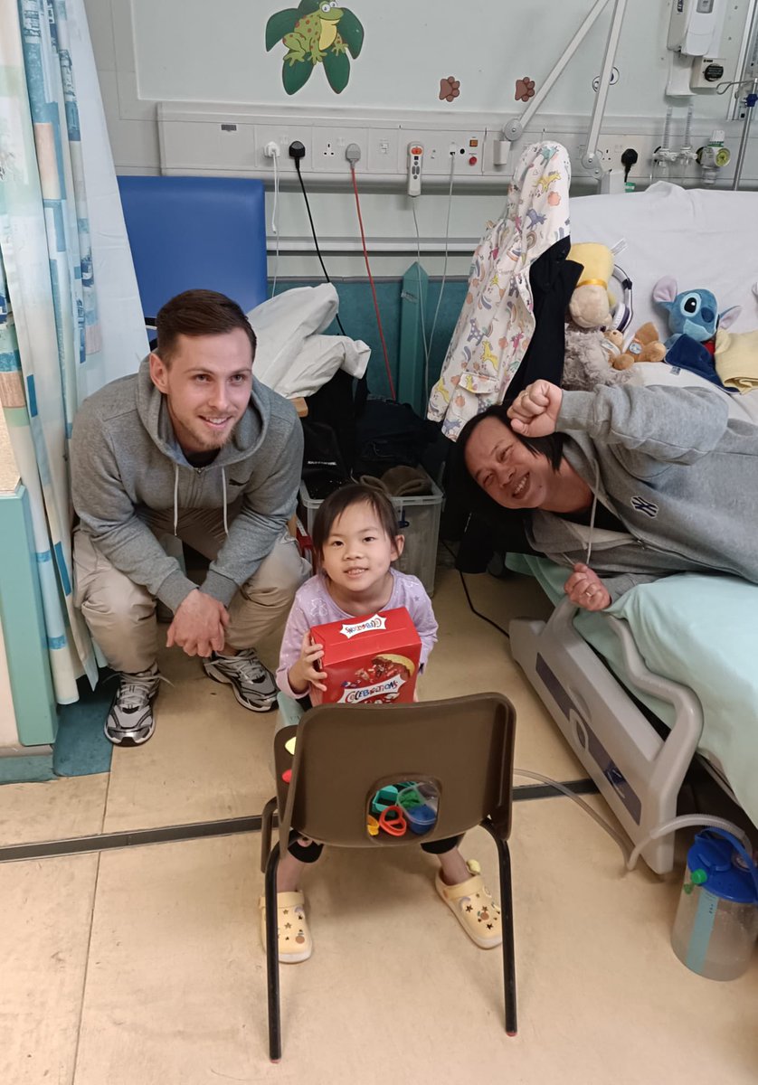@NCHPlayService would like to say a huge thank you to @Official_NCFC for visiting all the patients and families @nottmchildrens @nottmhospitals spreading some cheer at Easter