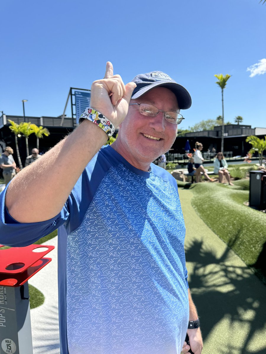JoYarin's tweet photo. Hole in one red hole 15. #popstroke https://t.co/lThPnGGCHH
