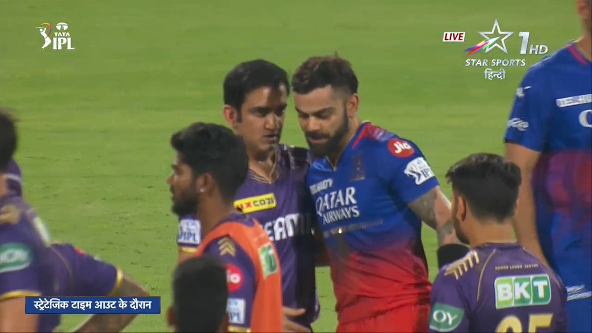 mufaddal_vohra's tweet photo. Ravi Shastri - fairplay award to KKR for this hug between Virat Kohli and Gautam Gambhir.

Sunil Gavaskar - not only a fairplay award, but also an Oscar award. https://t.co/qgQfMICbzP