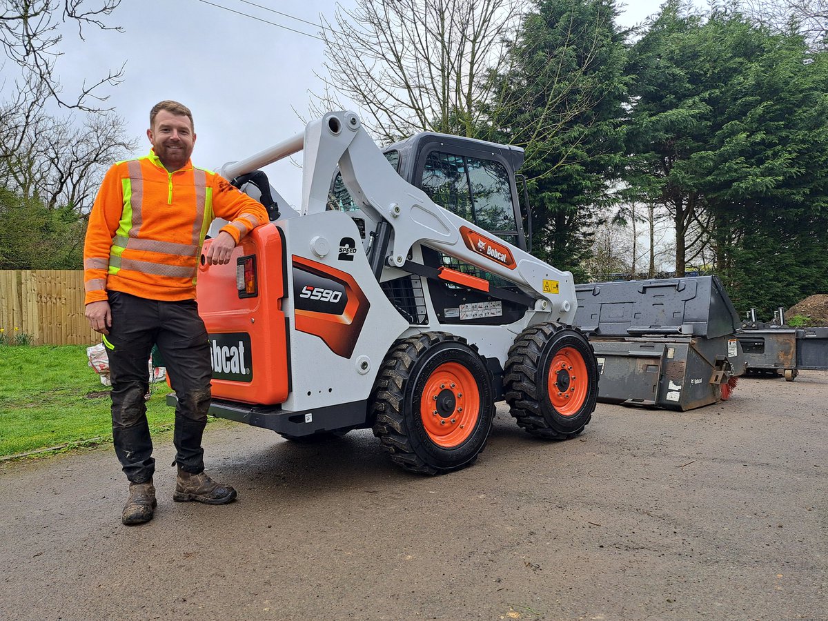 Thanks to Jack at Stoneset Resin Ltd for taking delivery of his all new S590 Skid Steer Loader plus a range of attachments.  

📞 01724 289009 📞 or 📧 sales@amsbobcat.com 📧