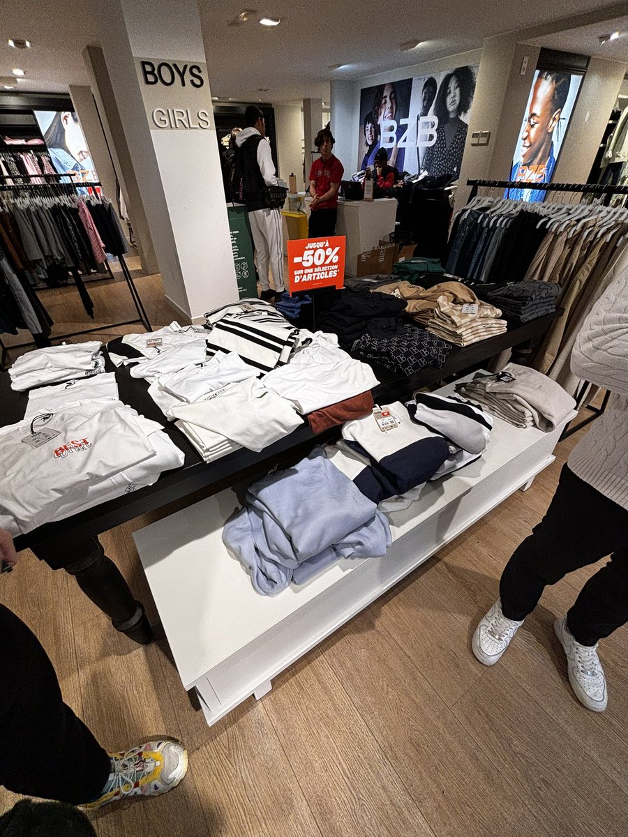 🇫🇷🔱 tweet media