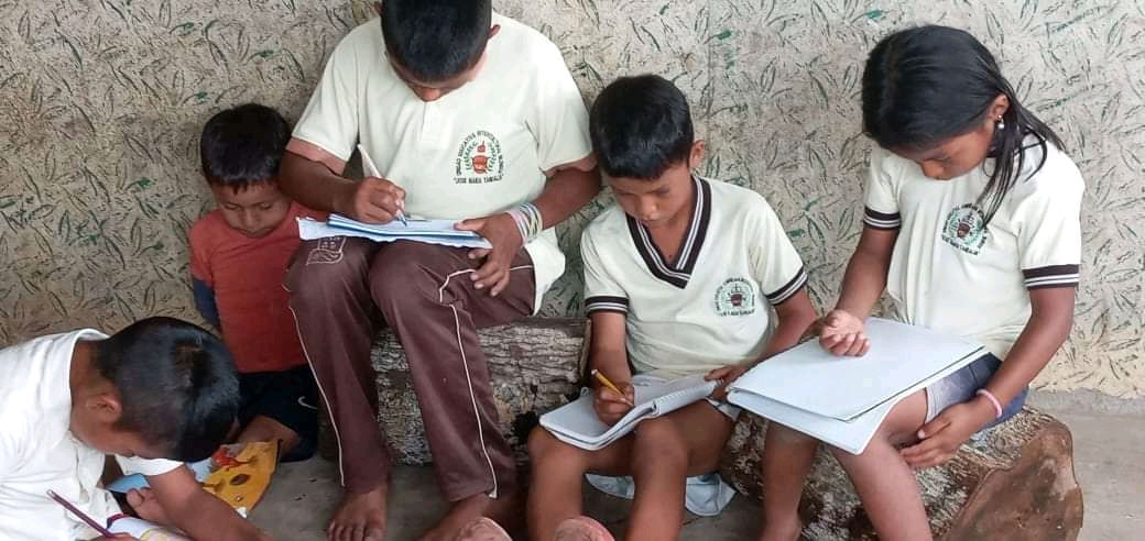 📚 Final Phase: We equip Huino with the tools for tomorrow. Digital literacy opens doors for generations. #DigitalDivide #EducationEquity [7/8]