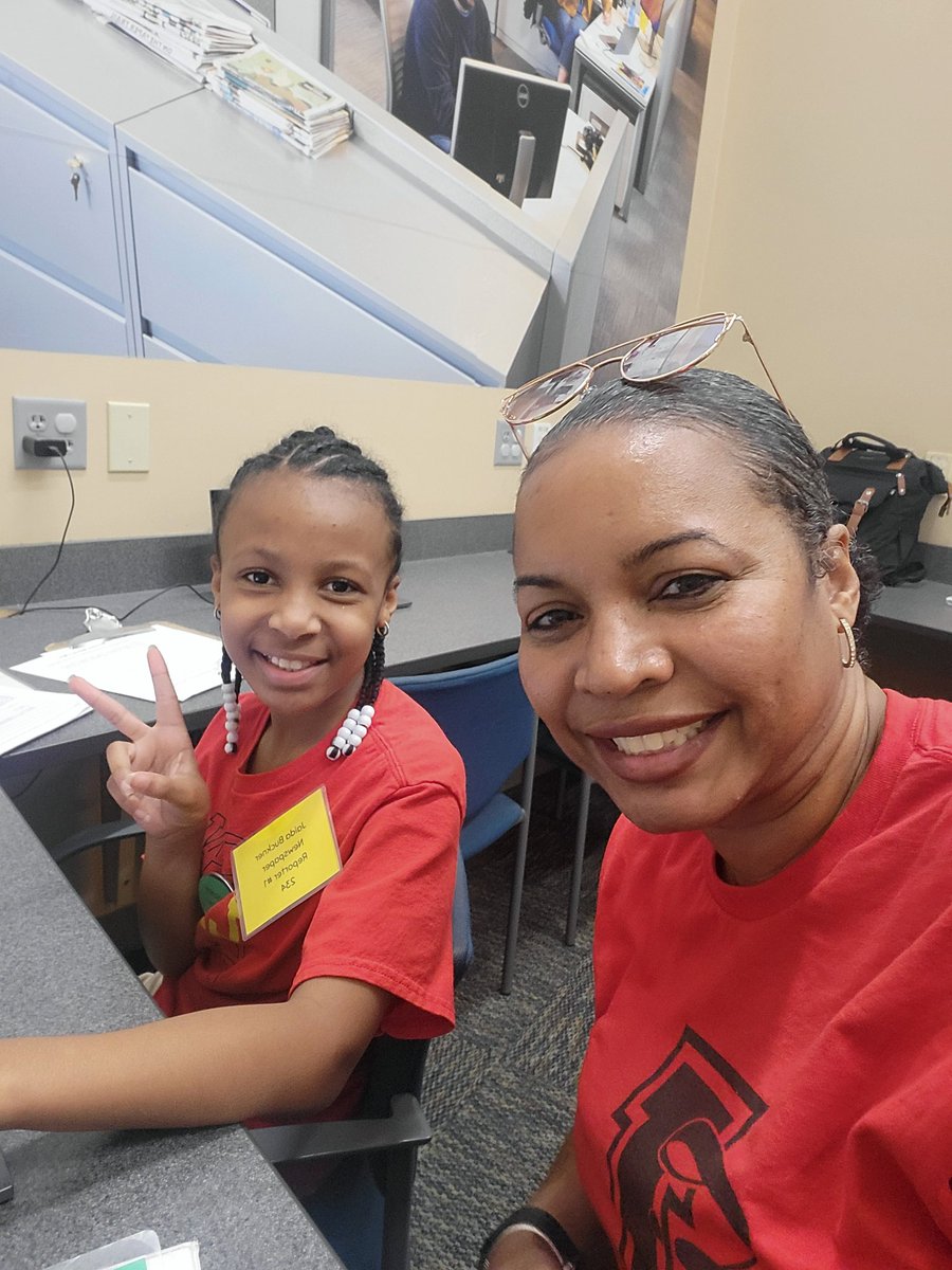 These Layne Elem 5th graders finally got to use the skills they've been learning about running a city and a business too! They got PAID! Thanks to @juniorachievement and the 5th grade teachers. We love JA
 <a href="/KarynStaton/">Mrs. Staton</a> <a href="/chayes4979/">Cassandra Hayes Layne Elem Principal</a> <a href="/JCPSKY/">JCPS</a>