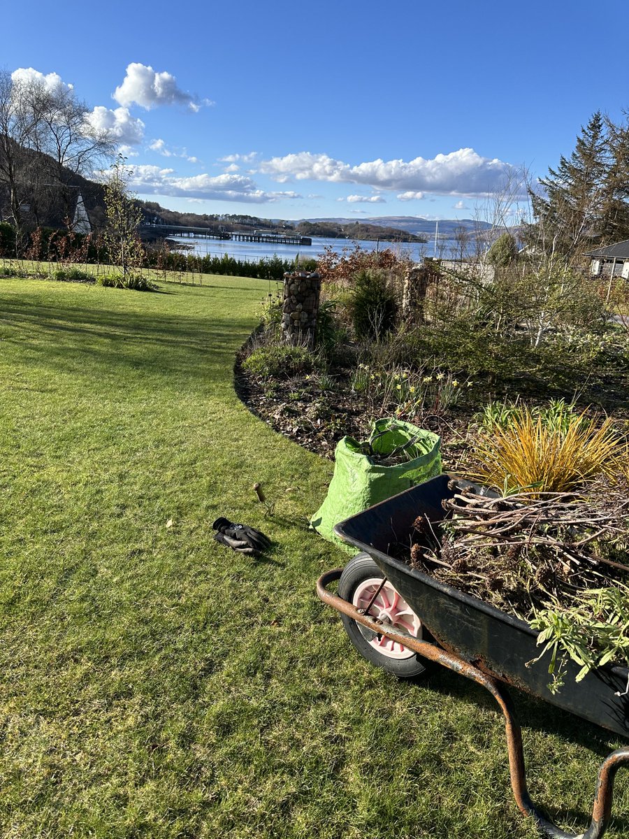 Beautiful afternoon for a spot of gardening. Perfect weather to explore Mull #islandbreaks #easterholiday #guesthousemull